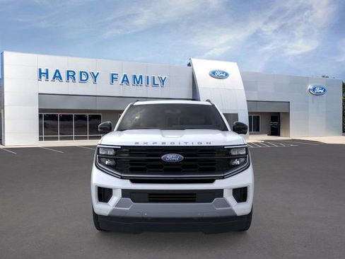 New 2025 Ford Expedition Max Platinum image 6