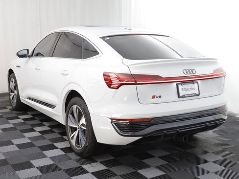 Used 2024 Audi Q8 e-tron Premium Plus w/ Premium Plus Package image 17