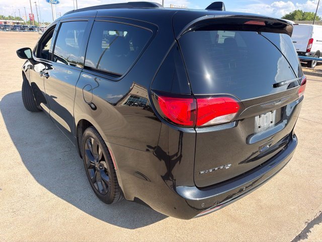 Used 2019 Chrysler Pacifica Touring-L Plus w/ Advanced Safetytec Group FWD image 8