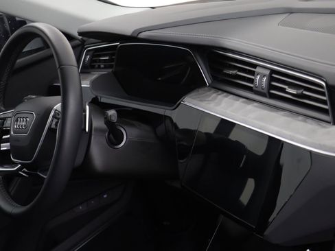 Used 2024 Audi Q8 e-tron Prestige w/ Prestige Package image 21