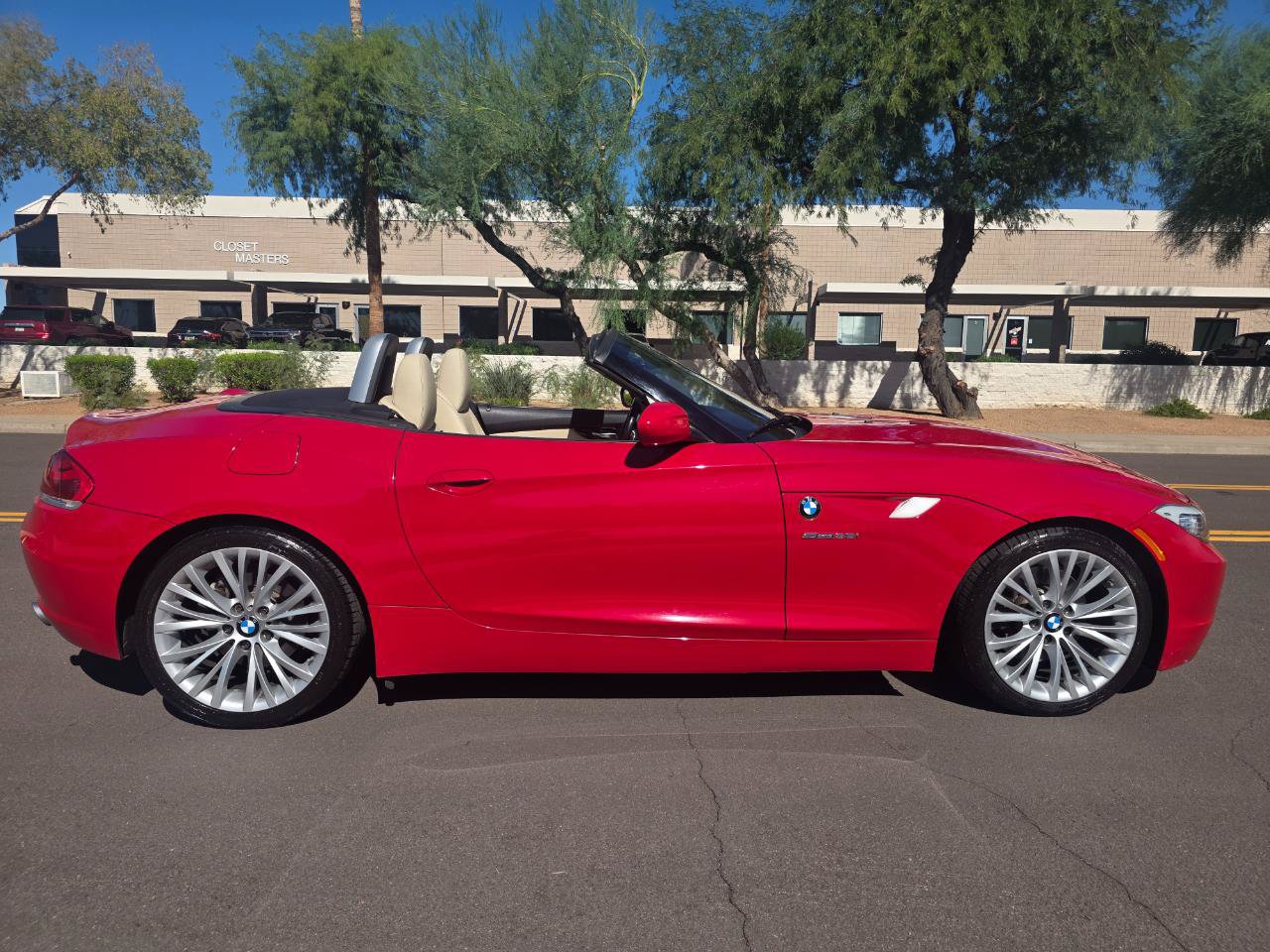 Used 2010 BMW Z4 sDrive35i RWD image 32