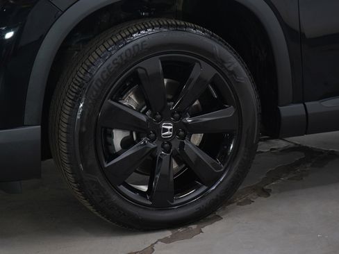 Used 2025 Honda Pilot Black Edition image 30