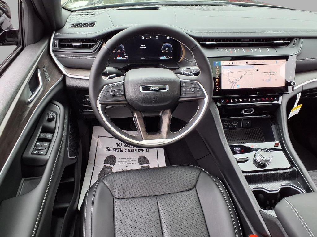 New 2026 Jeep Grand Cherokee Limited AWD/4WD image 4
