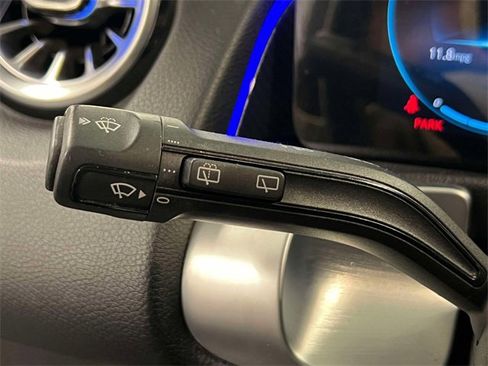 Certified 2022 Mercedes-Benz GLB 250 4MATIC image 24