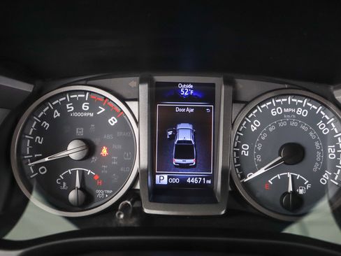 Used 2023 Toyota Tacoma TRD Off-Road AWD/4WD image 16