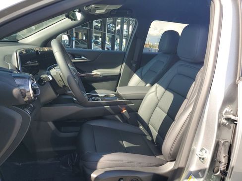 New 2026 Chevrolet Equinox LT w/ Convenience Package II FWD image 18