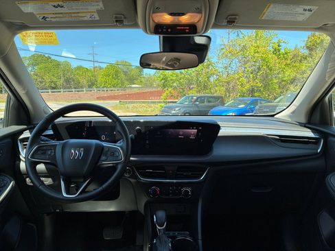 Used 2025 Buick Encore GX Preferred FWD image 31