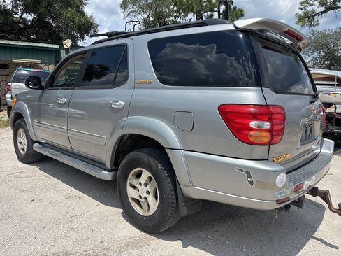 Used 2001 Toyota Sequoia Limited AWD/4WD image 4