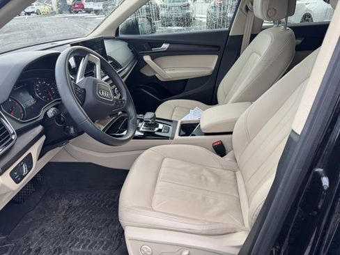 Used 2023 Audi Q5 2.0T Premium w/ Convenience Package image 6