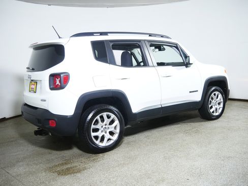 Used 2015 Jeep Renegade Latitude w/ Cold Weather Group II image 7