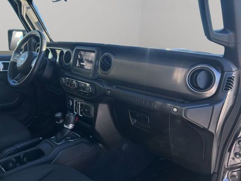 Used 2019 Jeep Wrangler Unlimited Sport S image 27