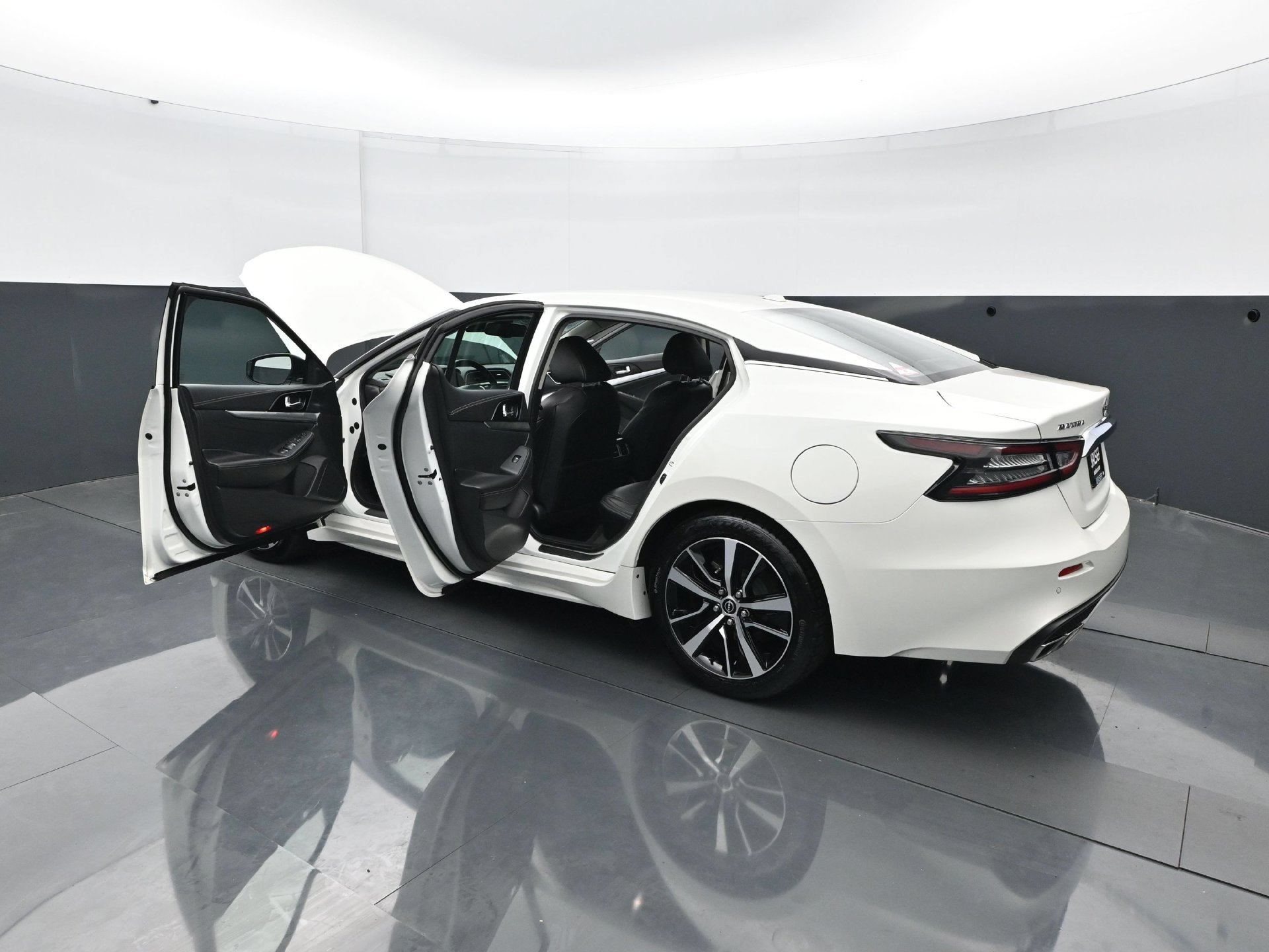 Used 2023 Nissan Maxima SV w/ Floor Mat Group FWD image 29