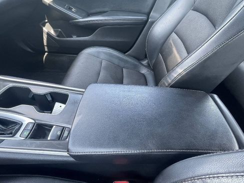 Used 2018 Honda Accord Sport image 15