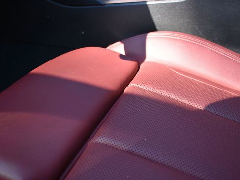 Used 2024 BMW 330i Sedan w/ Convenience Package RWD image 10