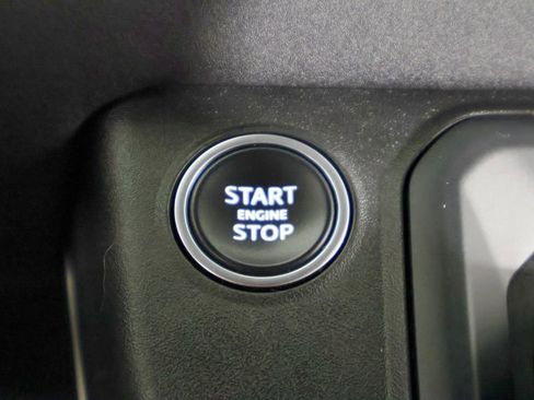 Used 2023 Land Rover Defender 90 S image 70