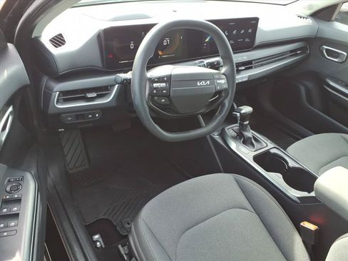 Used 2025 Kia K4 FWD image 18
