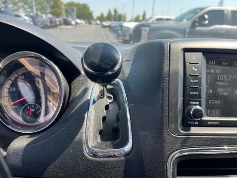 Used 2015 Dodge Grand Caravan SXT w/ Rear Park Assist Package FWD image 16