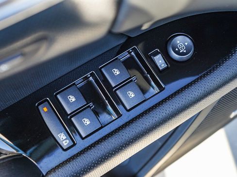 Used 2013 Cadillac XTS Luxury w/ Driver Awareness Package image 23