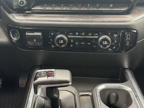 Used 2023 Chevrolet Silverado 1500 LTZ w/ LTZ Premium Package AWD/4WD image 18