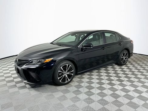 Used 2019 Toyota Camry SE w/ Audio Package image 3
