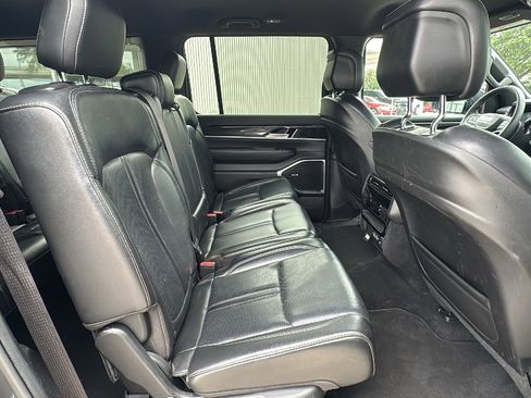 Used 2022 Jeep Wagoneer Series I RWD image 25