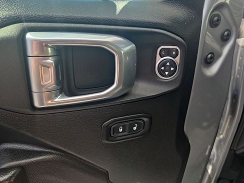 Used 2021 Jeep Gladiator Sport AWD/4WD image 10
