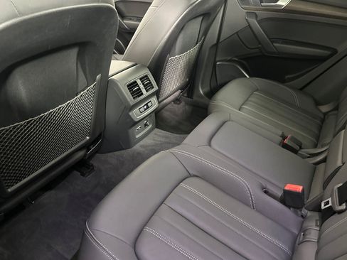 Used 2023 Audi Q5 2.0T Premium w/ Convenience Package image 11