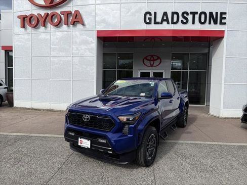 Certified 2025 Toyota Tacoma TRD Sport AWD/4WD image 1