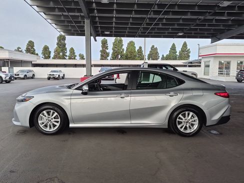 Used 2025 Toyota Camry LE FWD image 4