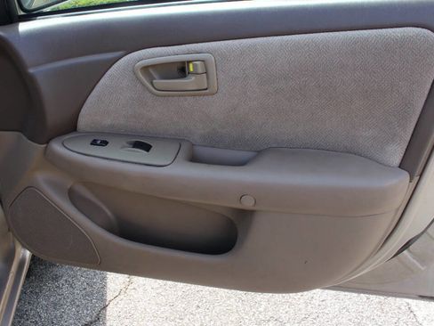 Used 2001 Toyota Camry CE image 14