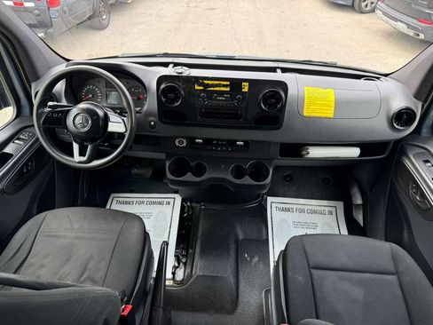 Used 2019 Mercedes-Benz Sprinter 144 image 16