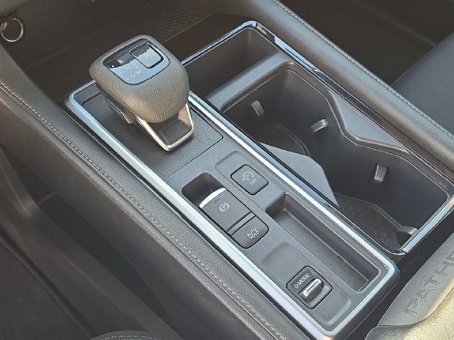 Certified 2024 Nissan Pathfinder SV FWD image 27