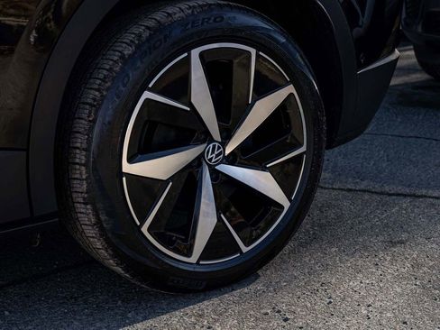 Used 2024 Volkswagen ID.4 Pro S image 8