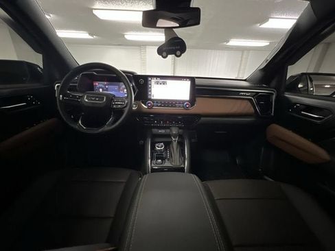 Used 2024 GMC Canyon AT4 w/ AT4 Premium Package AWD/4WD image 21