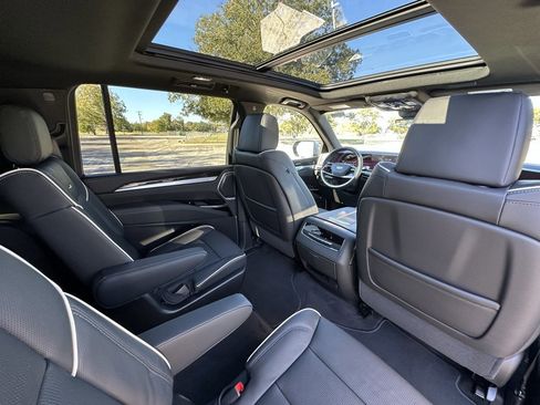 New 2026 Cadillac Escalade ESV Luxury w/ Touring Package image 21