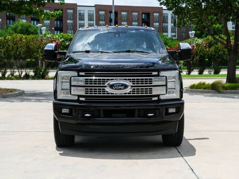 Used 2017 Ford F250 Platinum AWD/4WD image 4