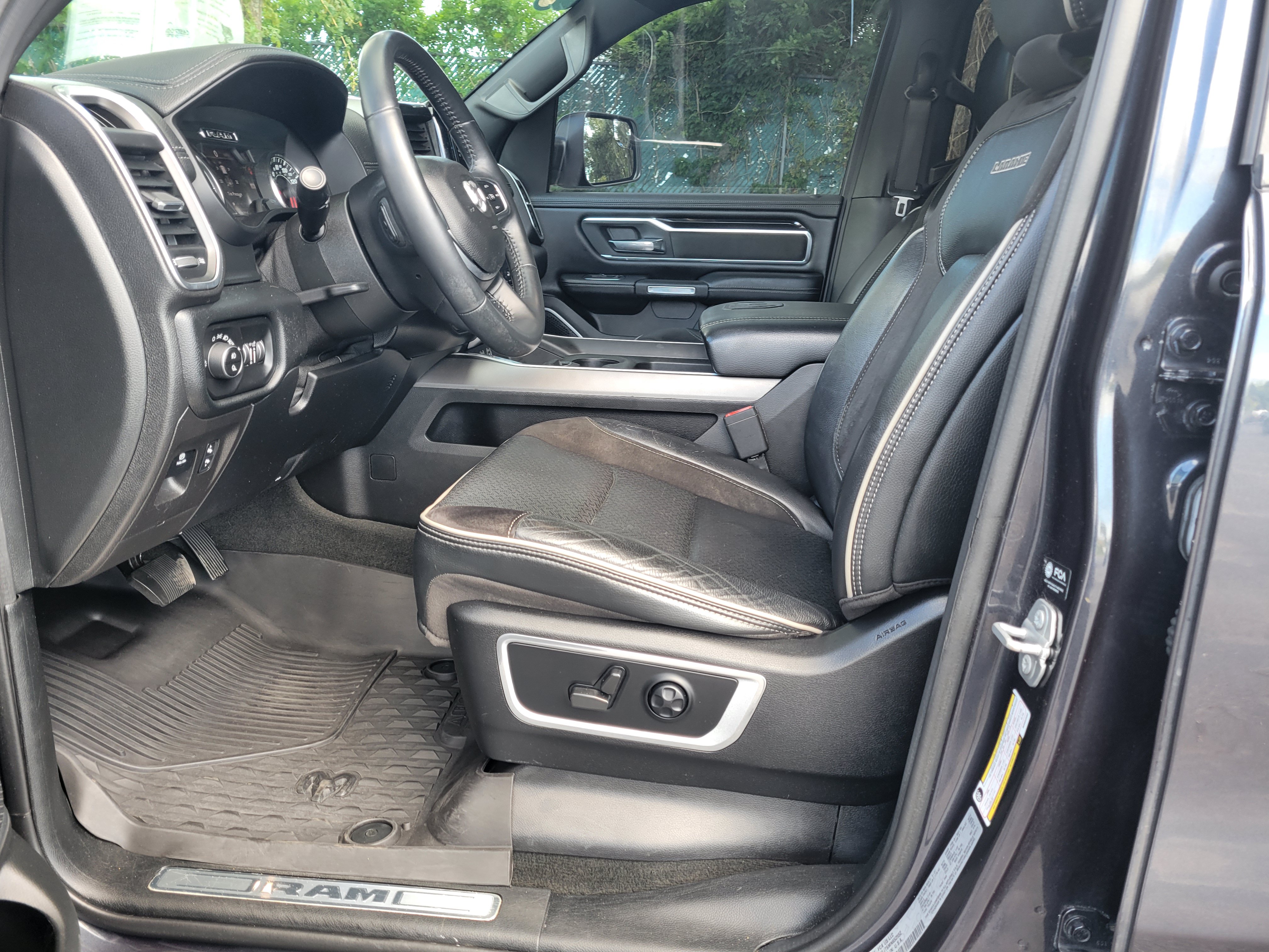 Used 2021 RAM 1500 Laramie w/ Sport Appearance Package AWD/4WD image 34