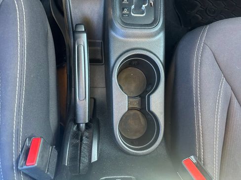 Used 2013 Jeep Wrangler Rubicon w/ PWR Convenience Group AWD/4WD image 7