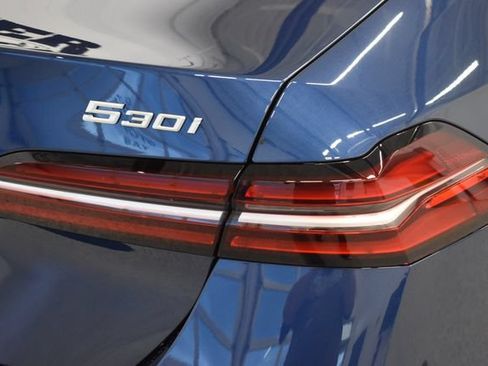 New 2027 BMW 530i xDrive w/ M Sport Package AWD/4WD image 12