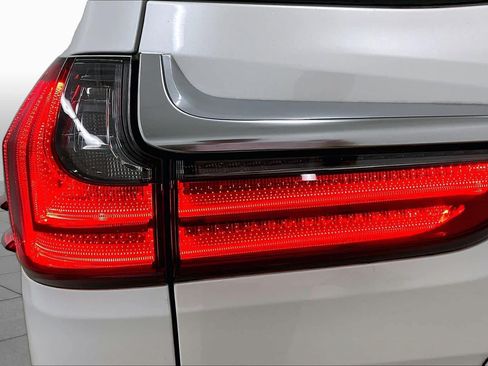 Used 2020 Lexus LX 570 4WD w/ Luxury Package image 28