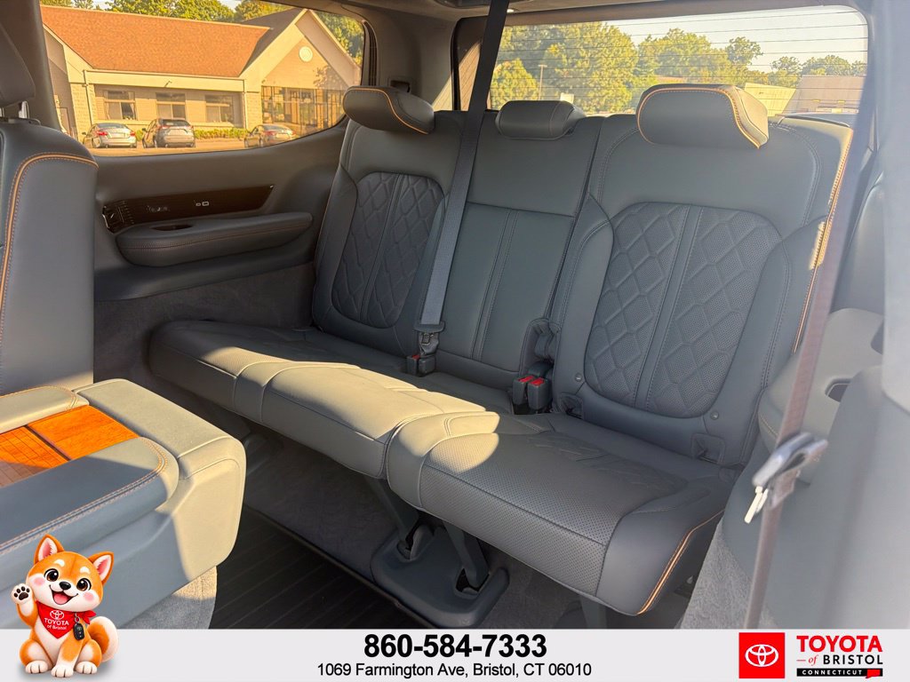Used 2023 Jeep Grand Wagoneer Series III AWD/4WD image 38