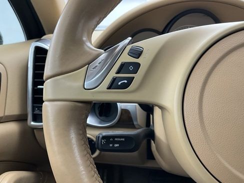 Used 2013 Porsche Cayenne image 18