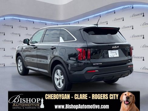 Used 2023 Kia Sorento LX AWD/4WD image 19