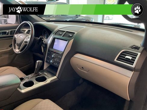 Used 2013 Ford Explorer XLT FWD image 17