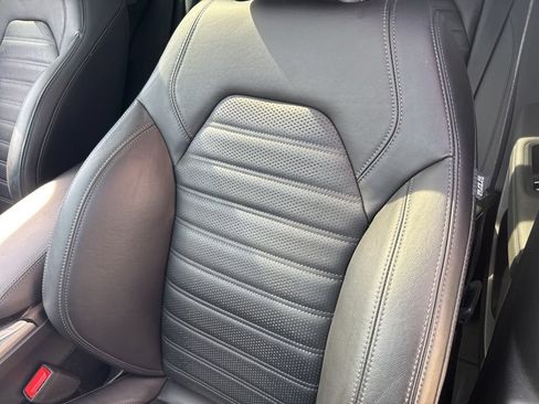 Used 2022 Alfa Romeo Stelvio Veloce AWD/4WD image 32