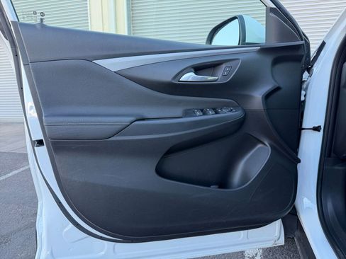 Used 2025 Buick Envista Preferred image 18