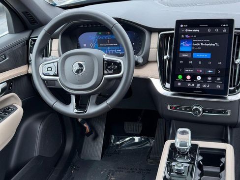Certified 2026 Volvo XC90 B6 Plus AWD/4WD image 13