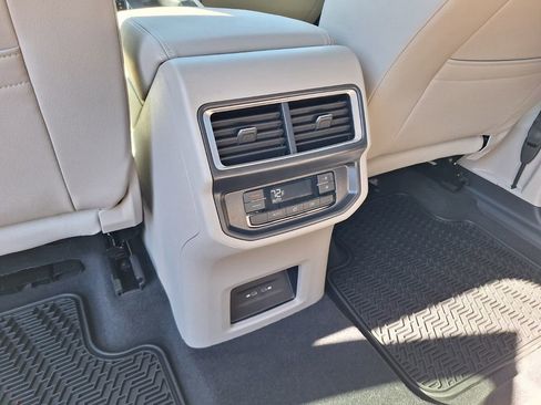 New 2026 Volkswagen Atlas SE image 10