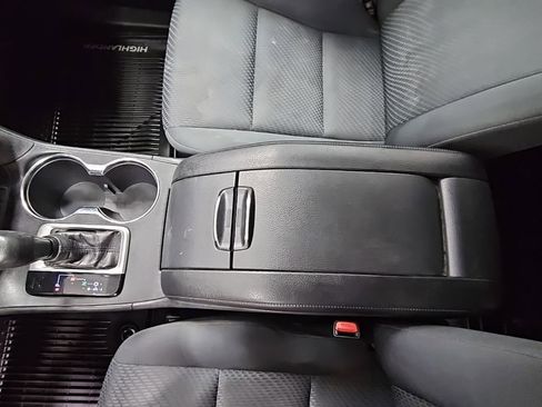 Used 2019 Toyota Highlander LE image 21