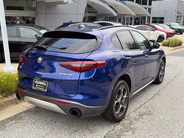Used 2023 Alfa Romeo Stelvio Ti AWD/4WD image 5